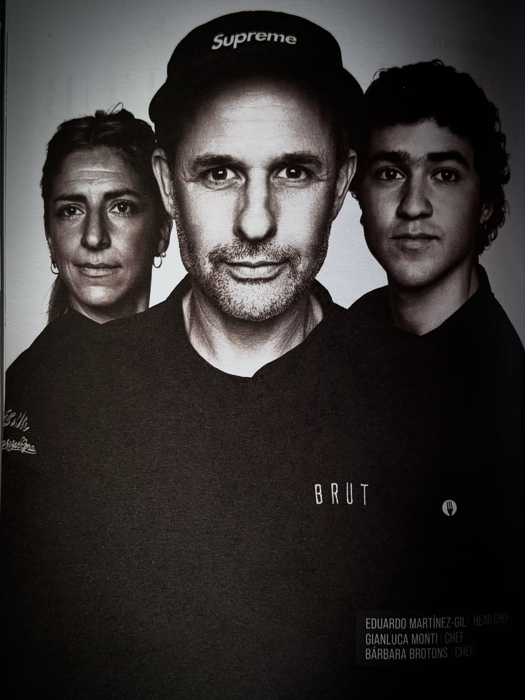 Brút: professional team portrait