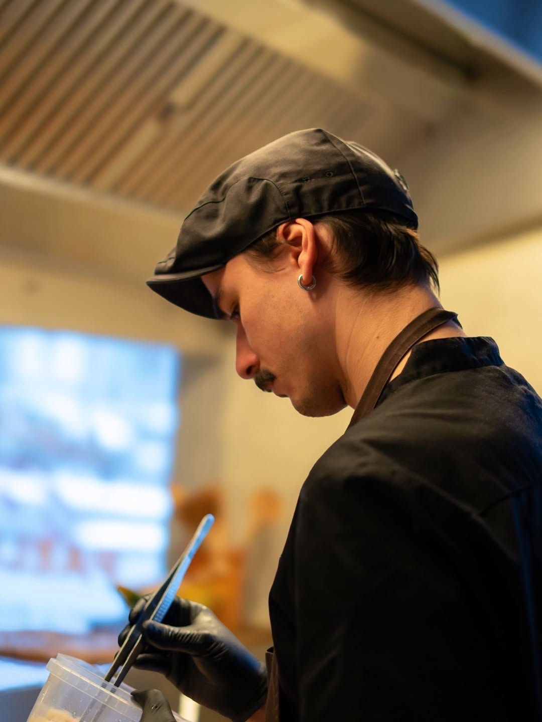 La Barceloneta: professional photo of staff working