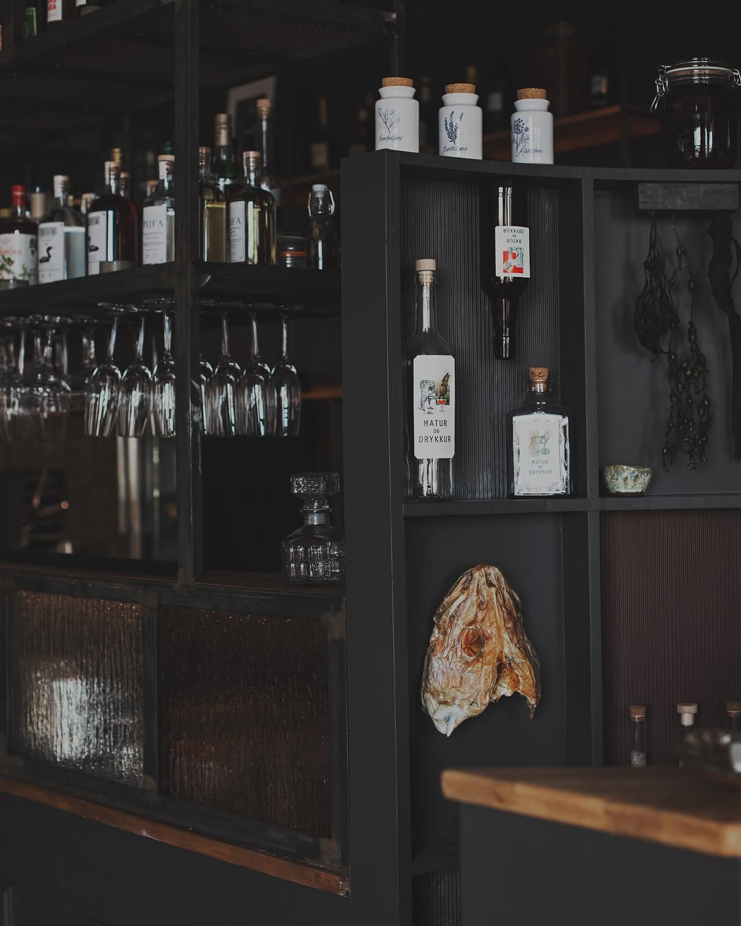 Matur og Drykkur: atmospheric and professional interior shot