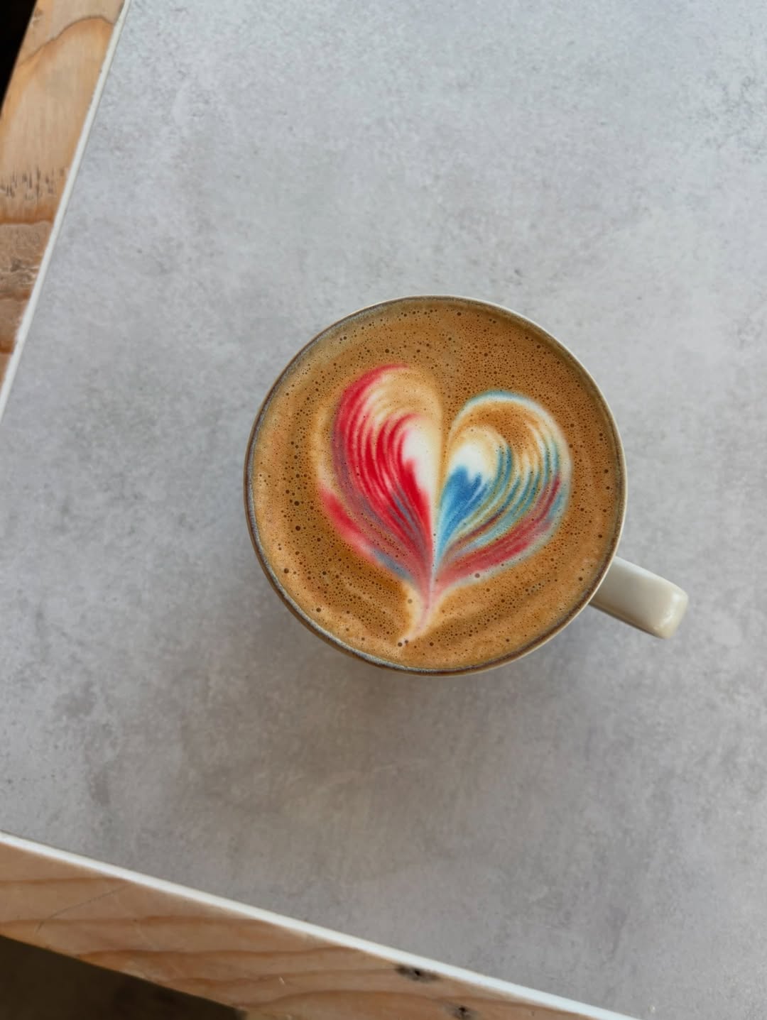Stofan Café: high quality latte art photo