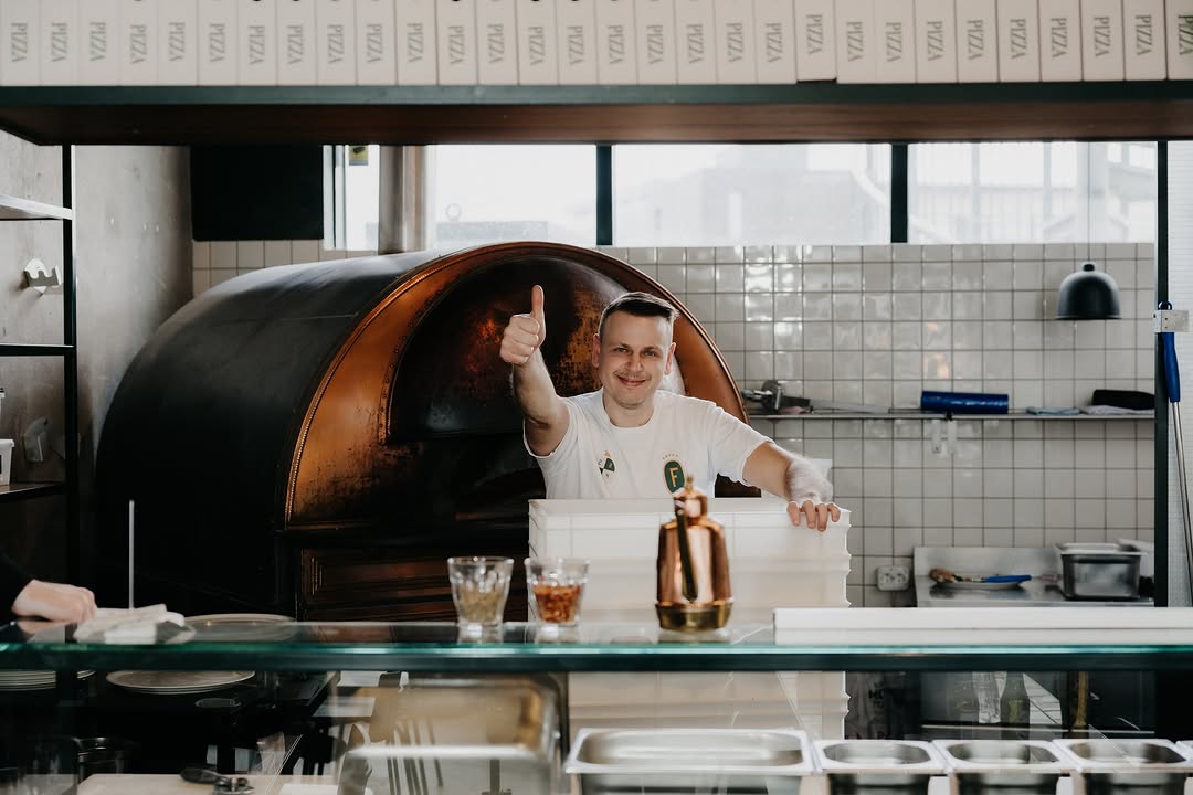 Flatey Pizza: professional photo of staff member