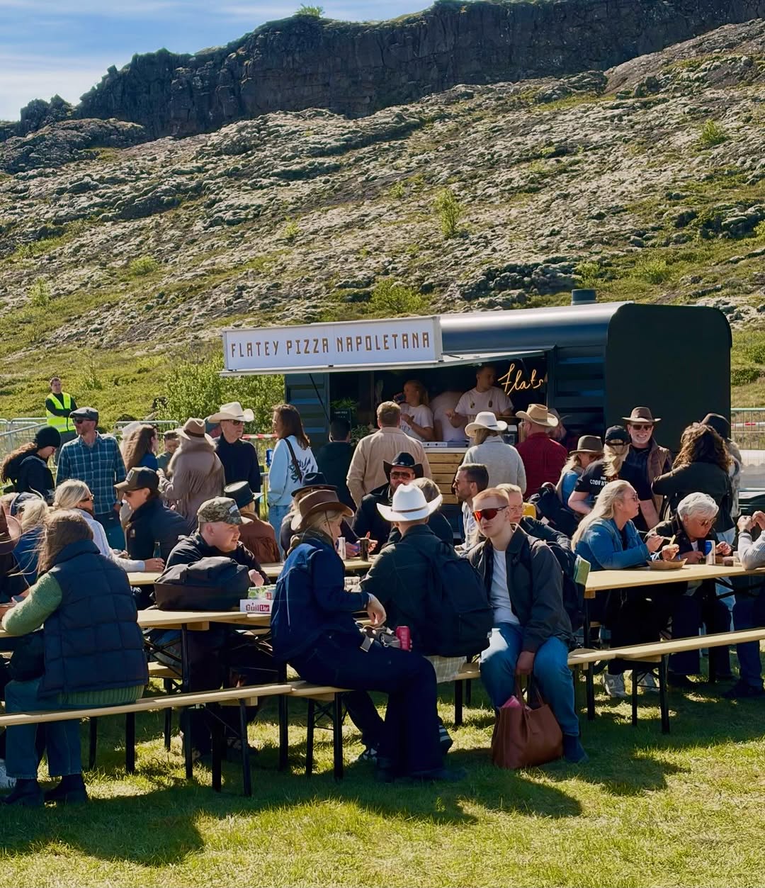 Flatey Pizza: vibrant atmosphere showing happy customers