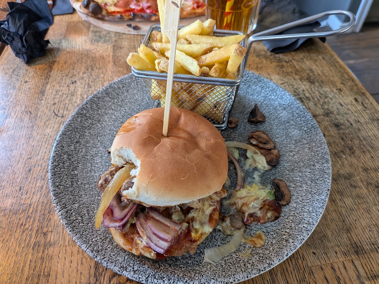 Kaffi Krús: appetizing photo of served food