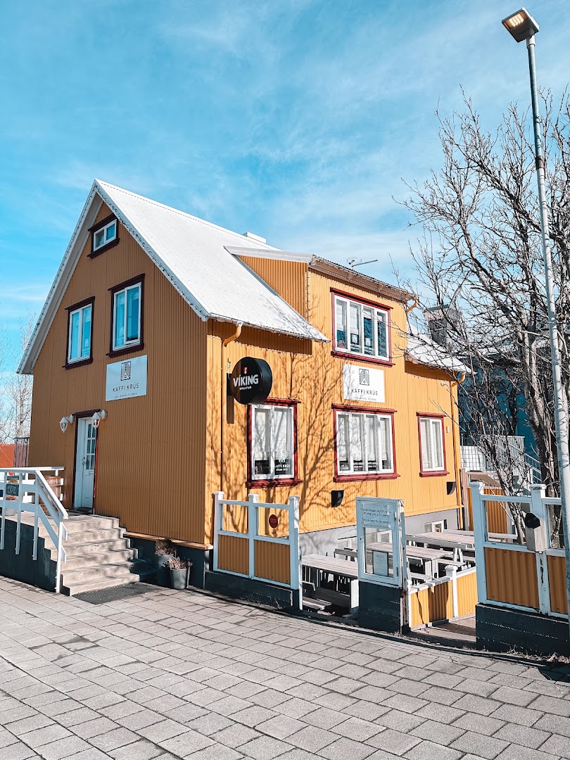 Kaffi Krús: clear exterior shot of venue
