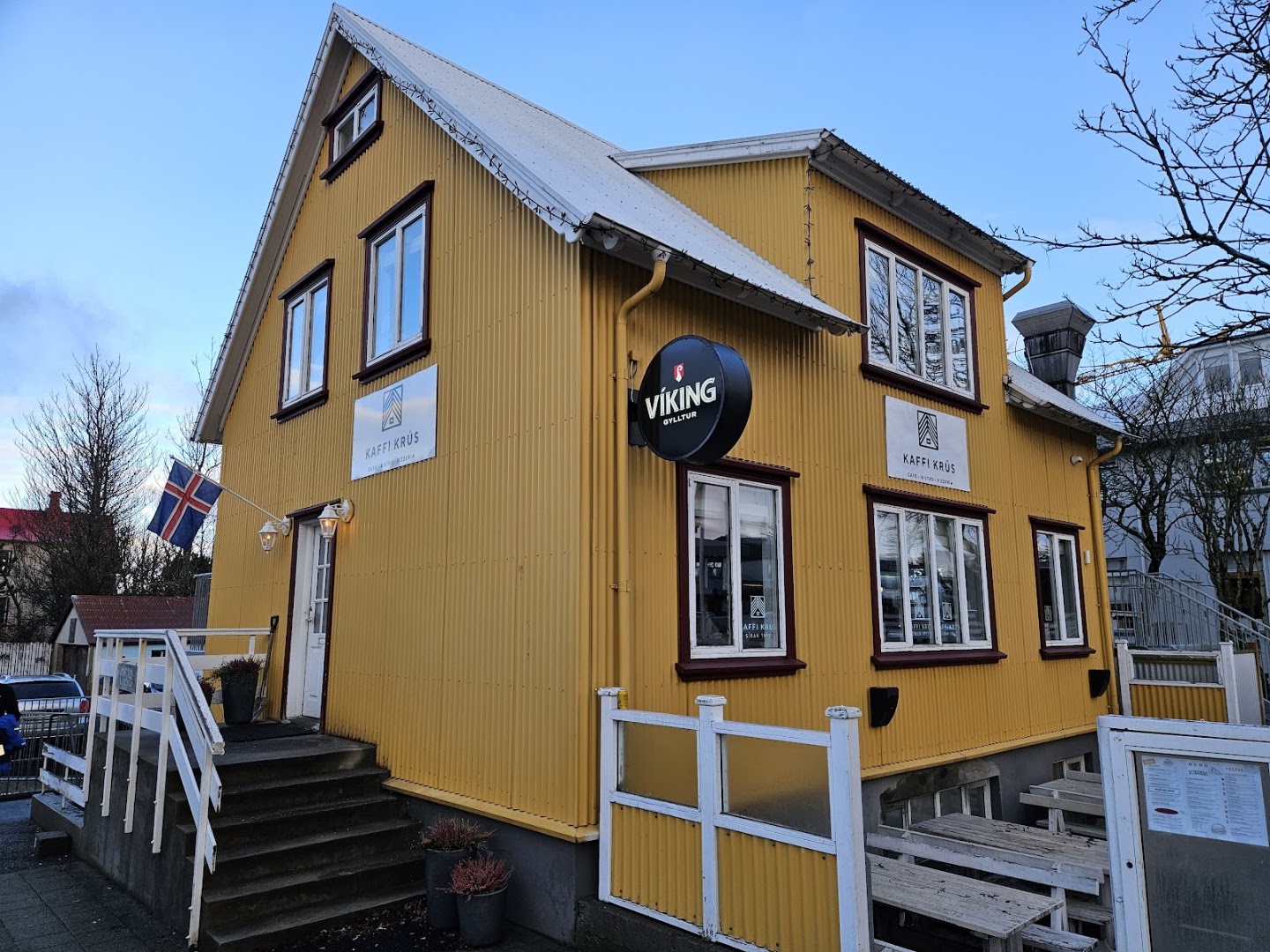 Kaffi Krús: clear exterior shot of venue