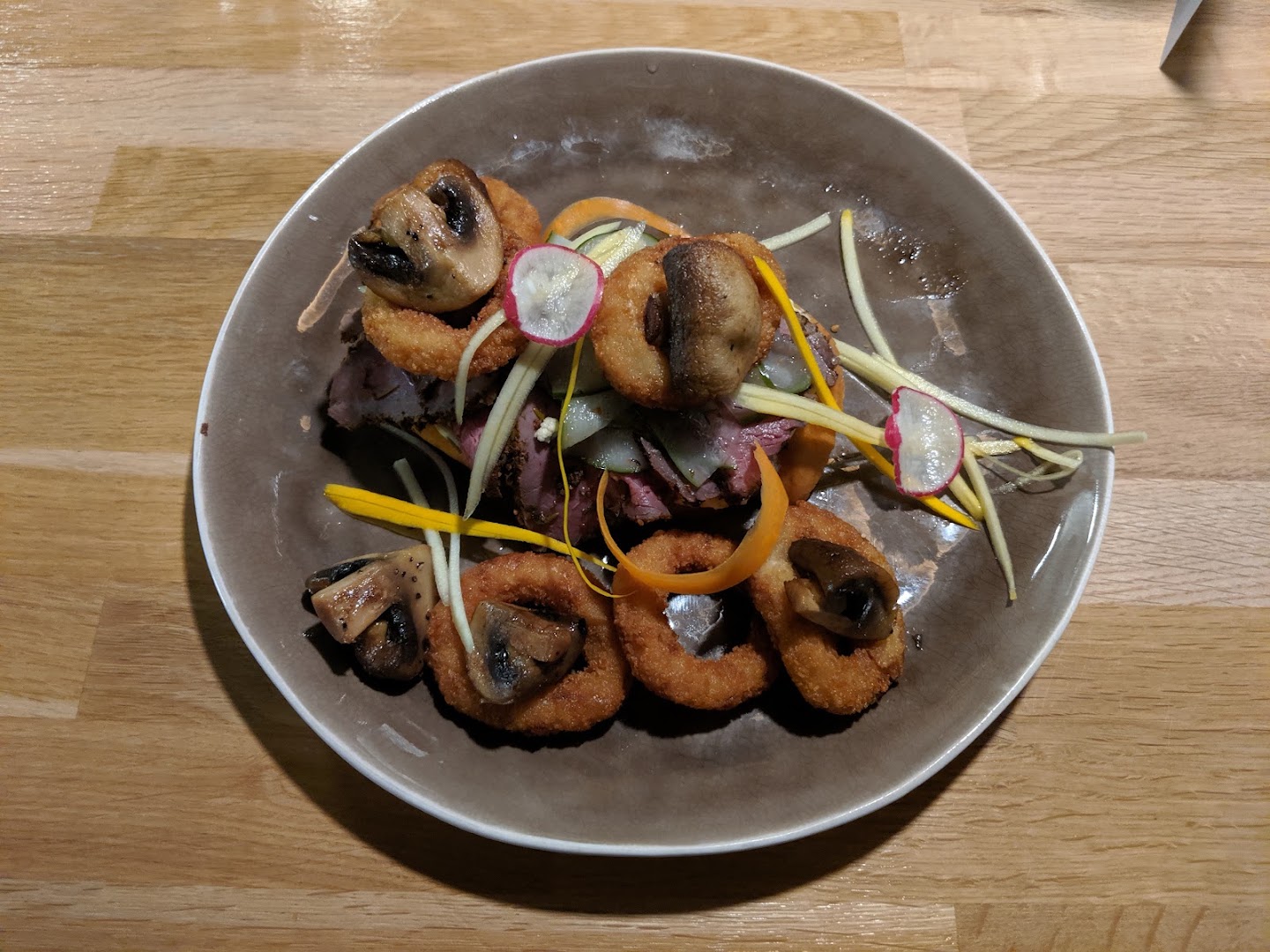 Riverside: appetizing, well-composed food photography