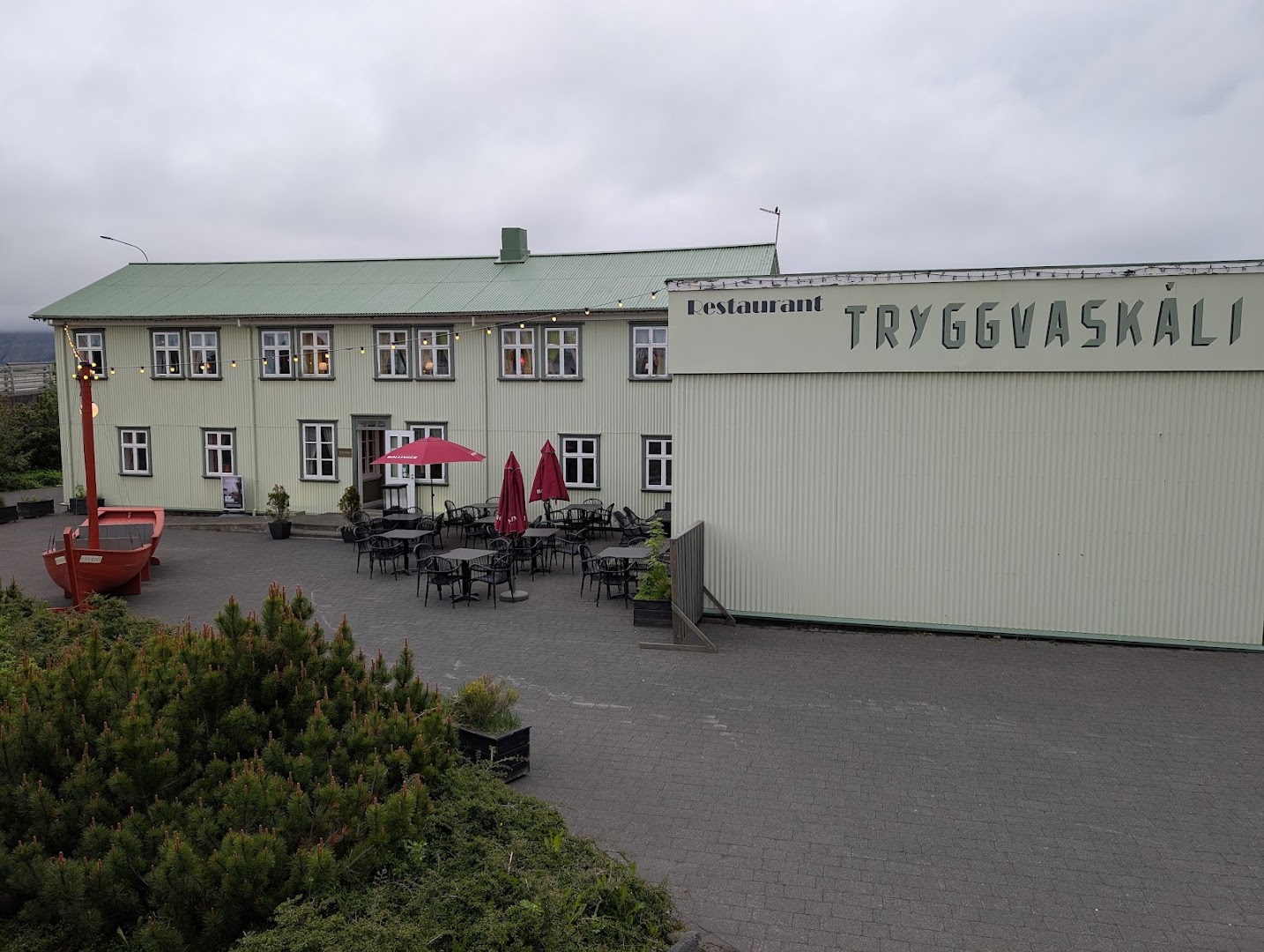 Tryggvaskáli: clear exterior view of restaurant