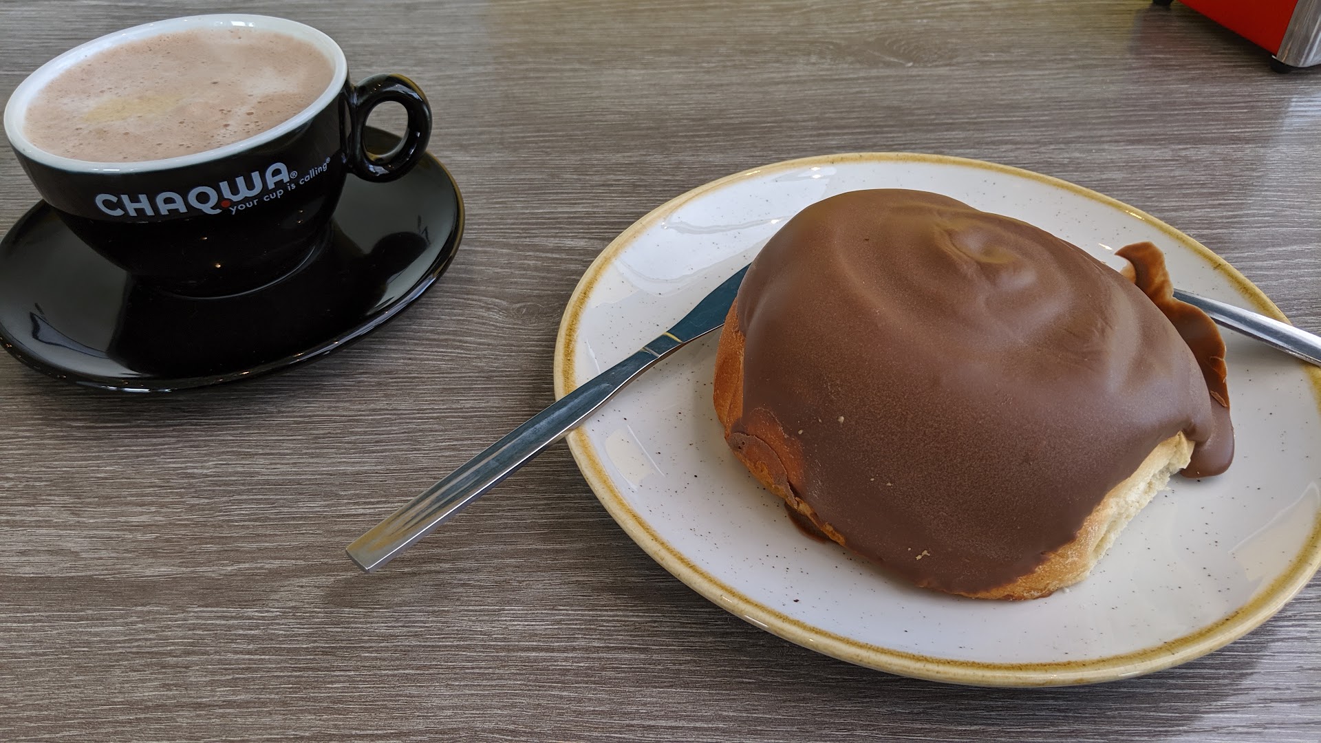 Nesbrauð: clear photo of food item