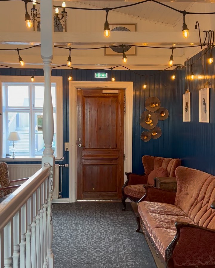 Suður-Vík: inviting and well-lit interior atmosphere
