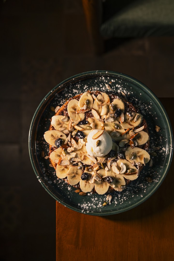 The Toast Cafe: appetizing, high-quality food photography
