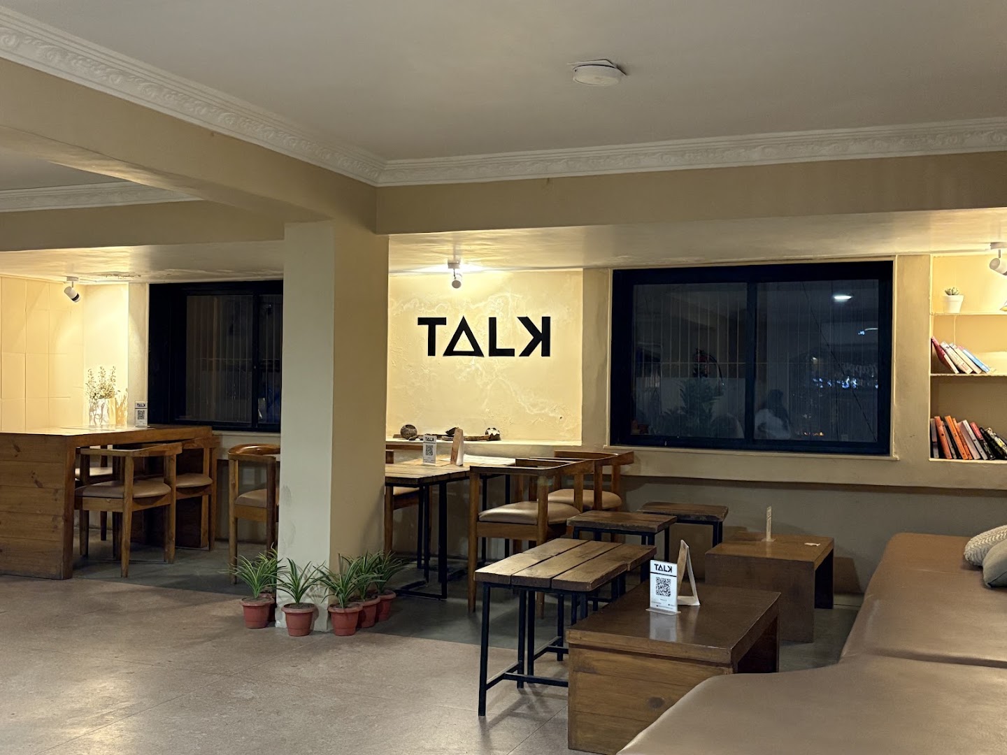 TALK Café: clear, inviting interior shot