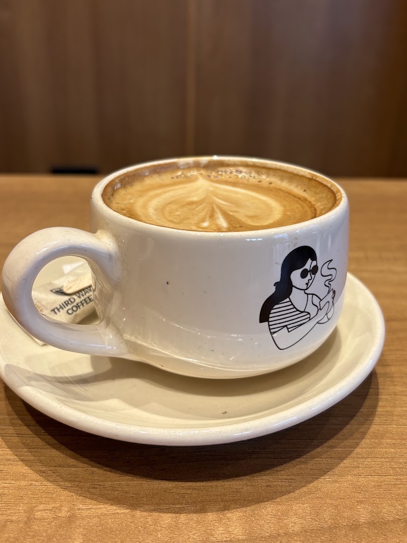 Third Wave Coffee: high quality latte art photo