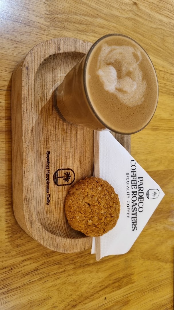 Pardeco Coffee Roasters: appealing, high-quality coffee shop photo