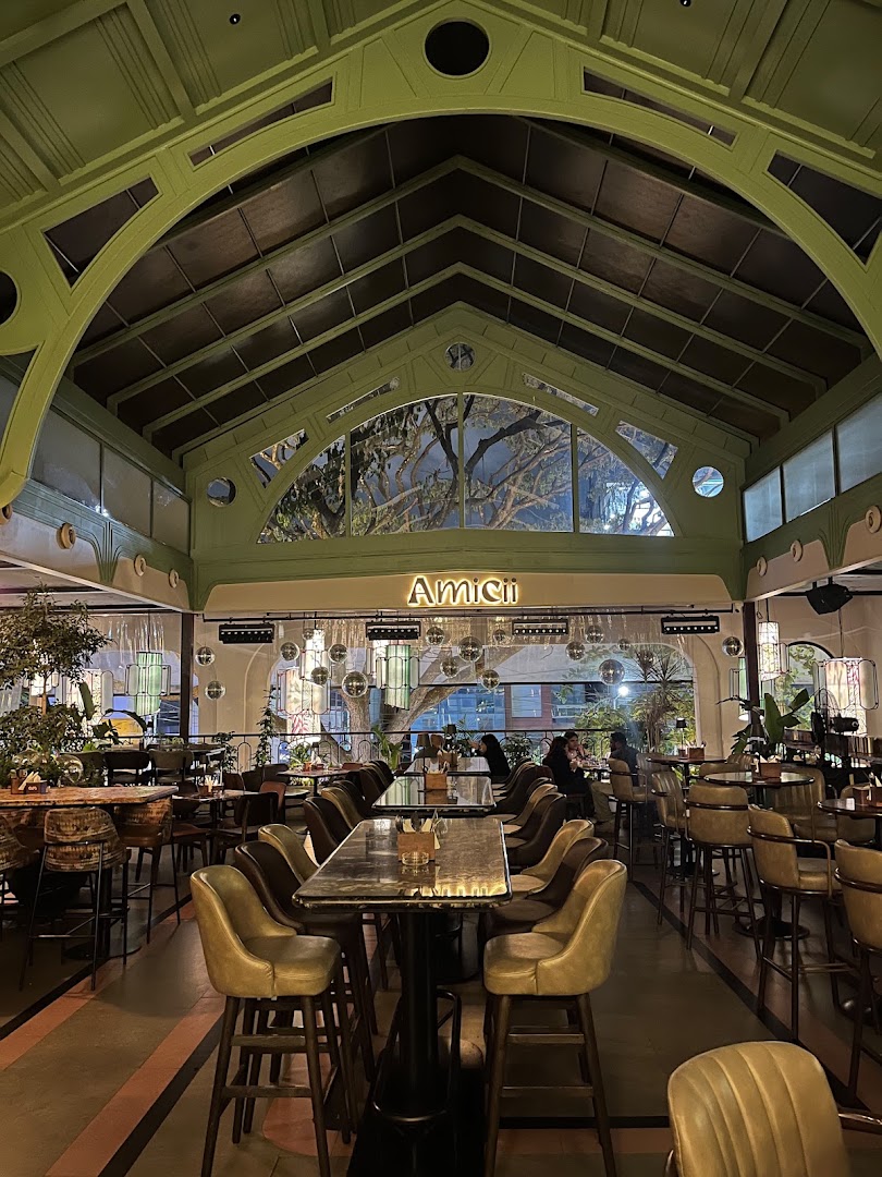 Amicii: high quality interior atmosphere shot