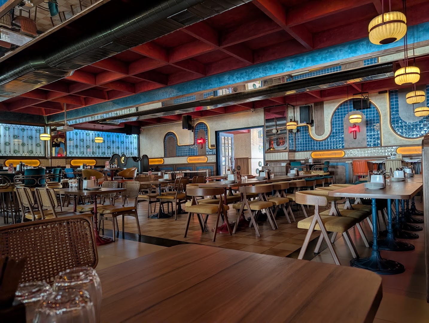 Cahoots: clear, professional interior atmosphere shot