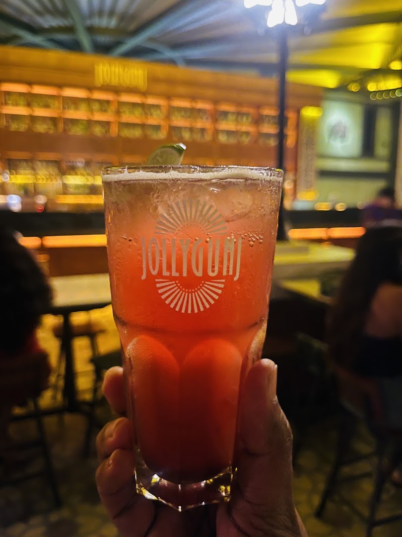 Jollygunj: appealing drink shot with branding