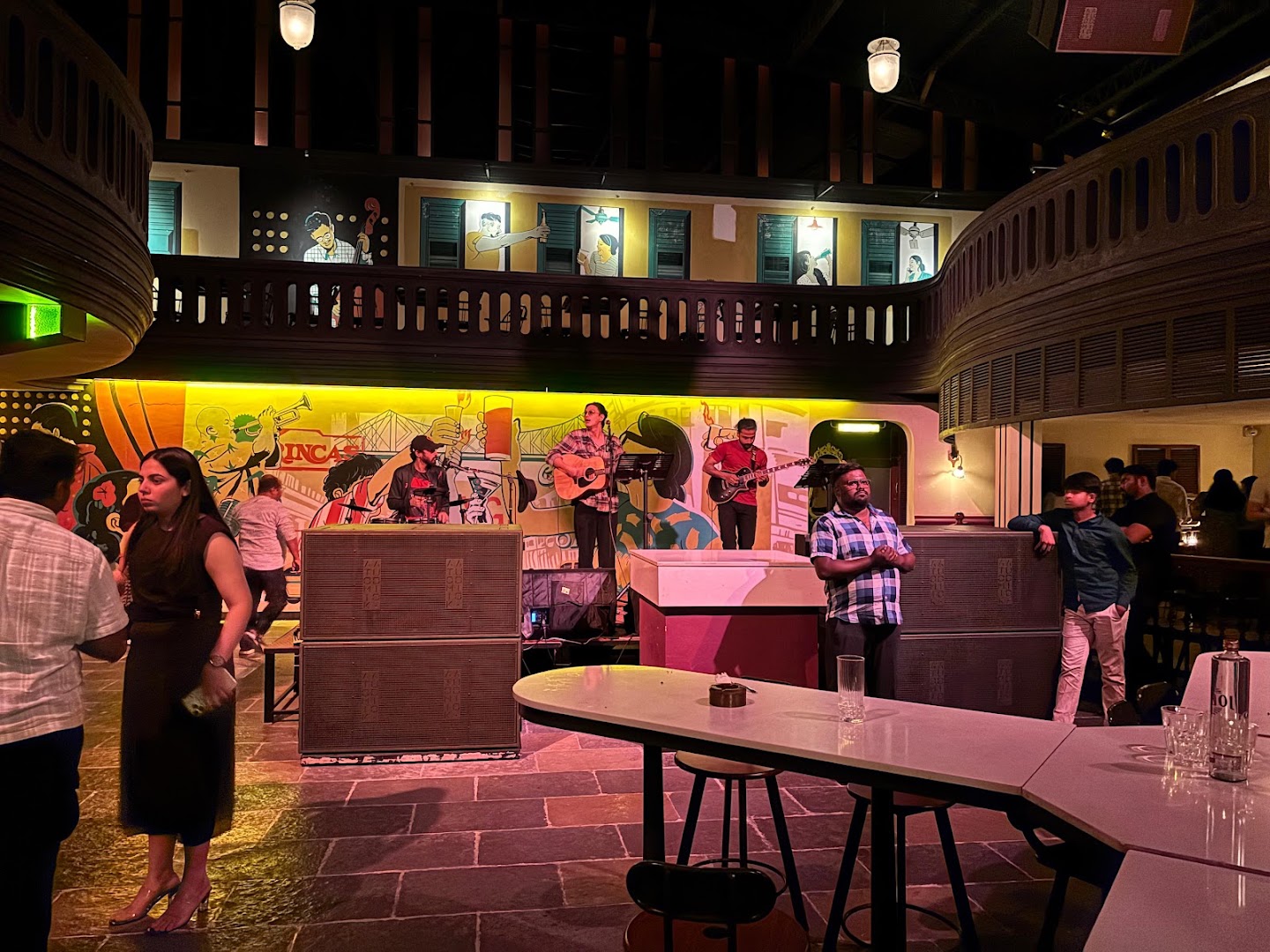 Jollygunj: vibrant bar atmosphere well