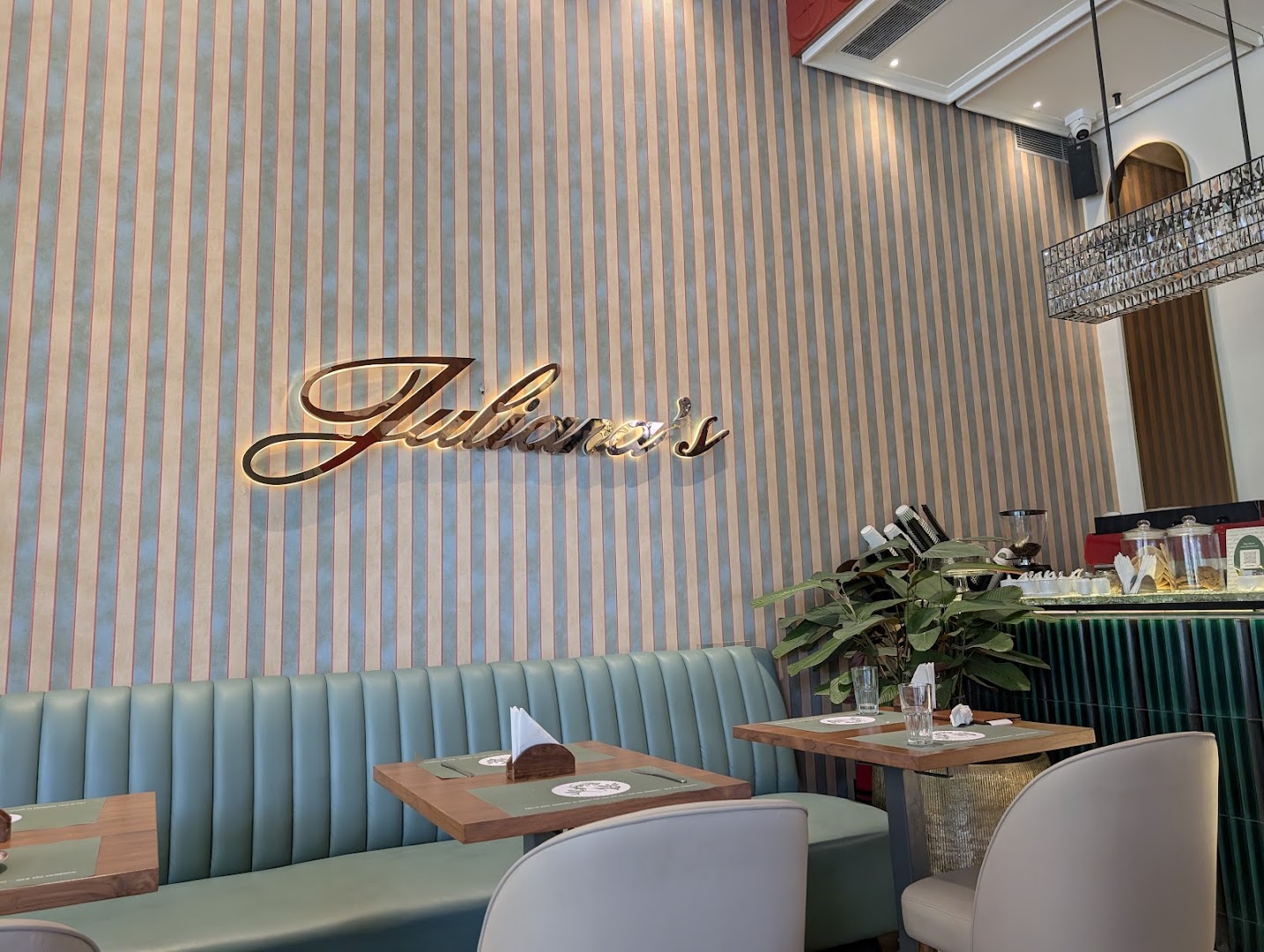 Juliana's Bistro: clear, professional interior shot