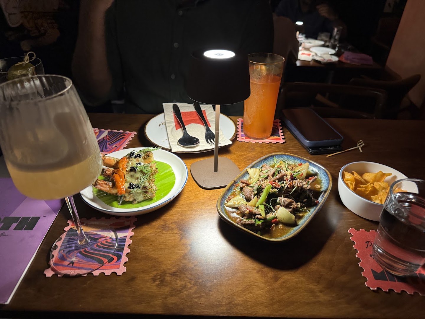 Mirth: appetizing food and drink presentation