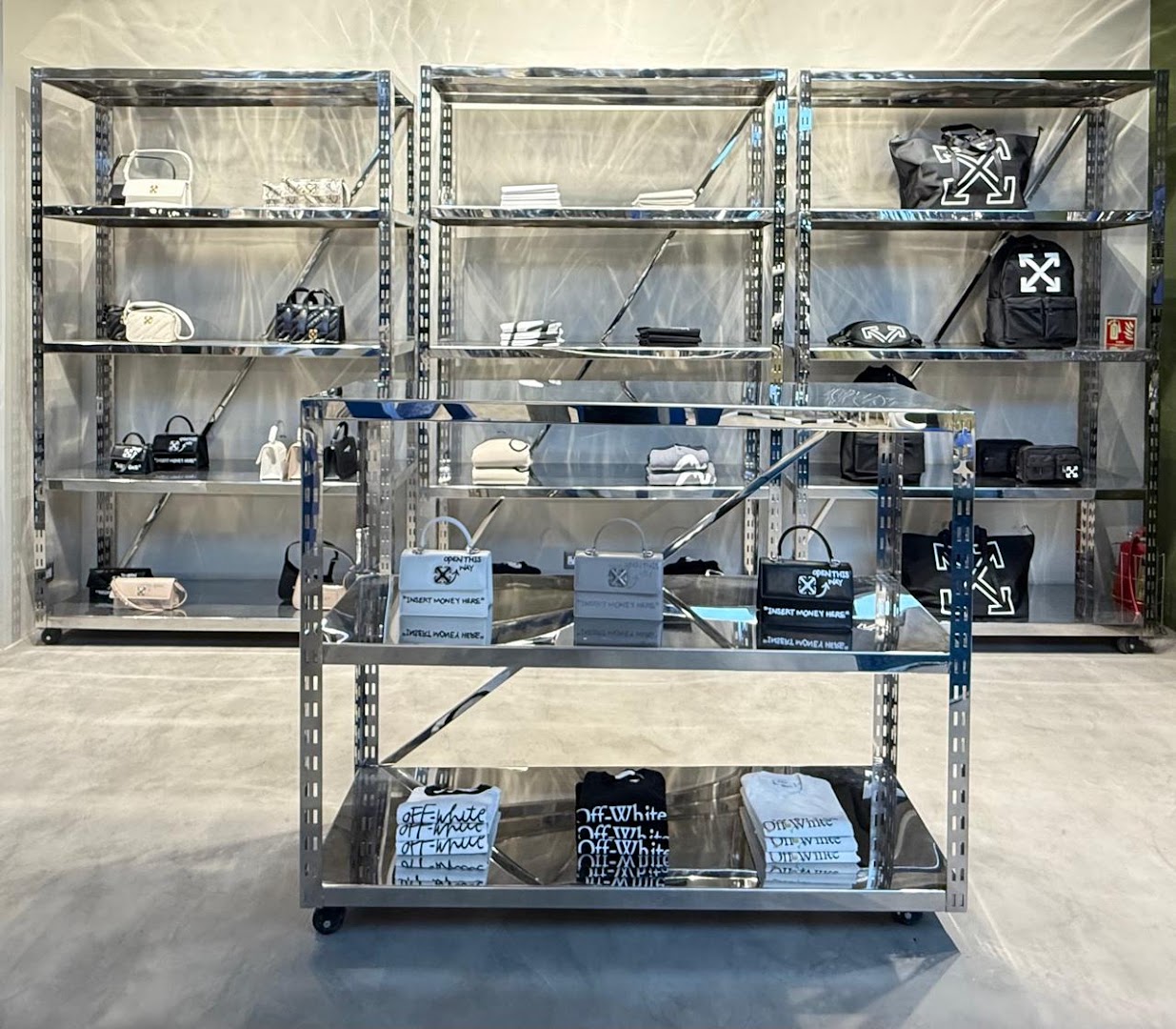 Off-White Bengaluru: clear display of shop products