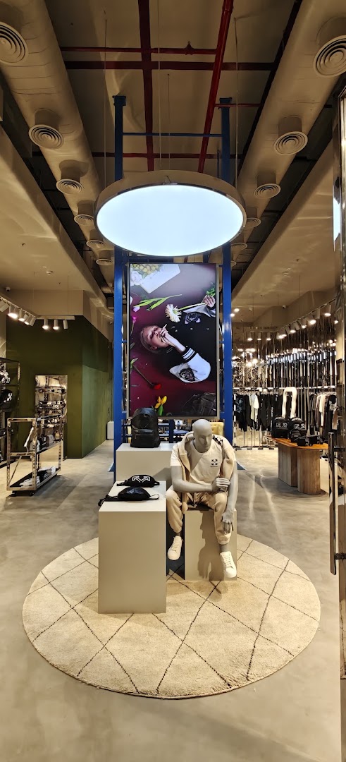 Off-White Bengaluru: professional interior shop display photo