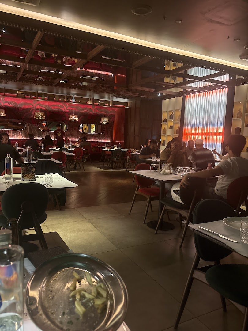 Riko: restaurant atmosphere and interior