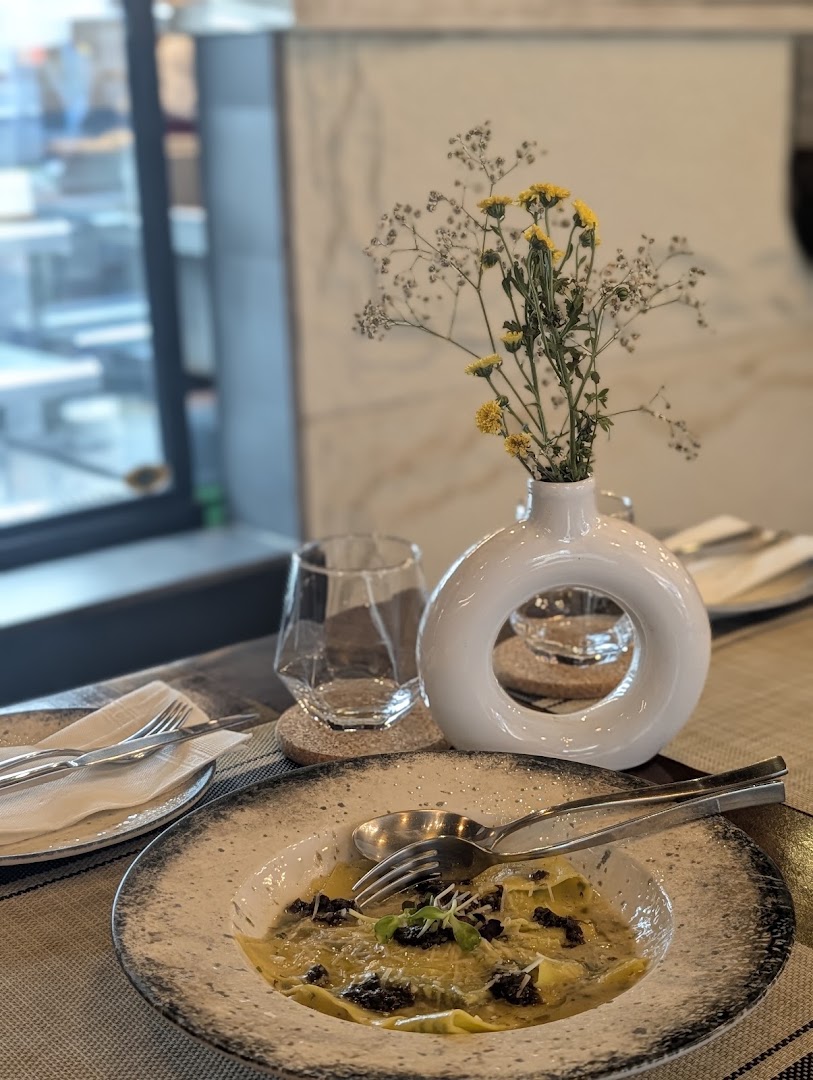 Rosmarino: appealing, high-quality restaurant table setting