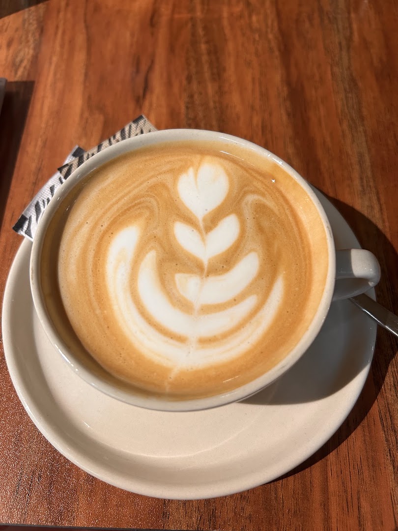 The Dual Room: high quality latte art photo