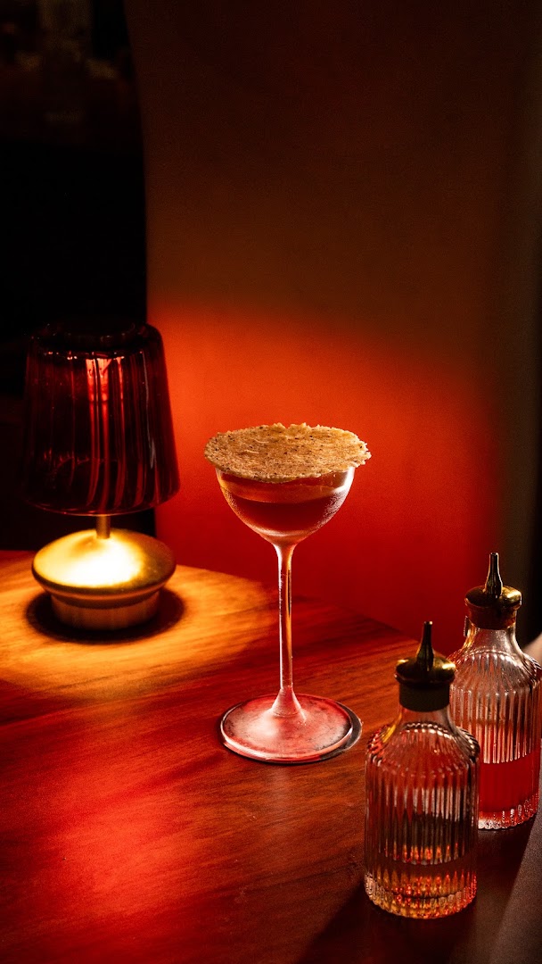The Dual Room: professional and atmospheric cocktail shot