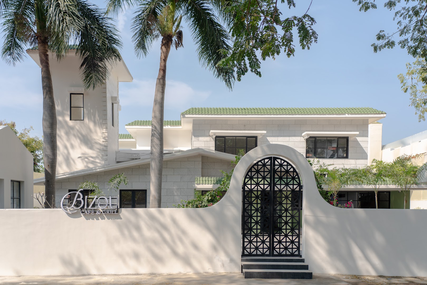 Bizou Cafe & Grill: professional exterior shot of venue