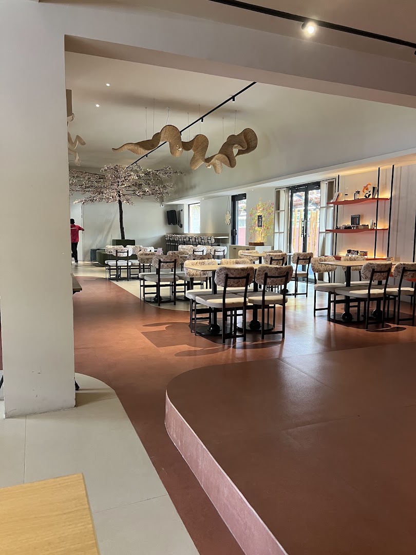 Harusaki Coffee: clear shot of venue interior
