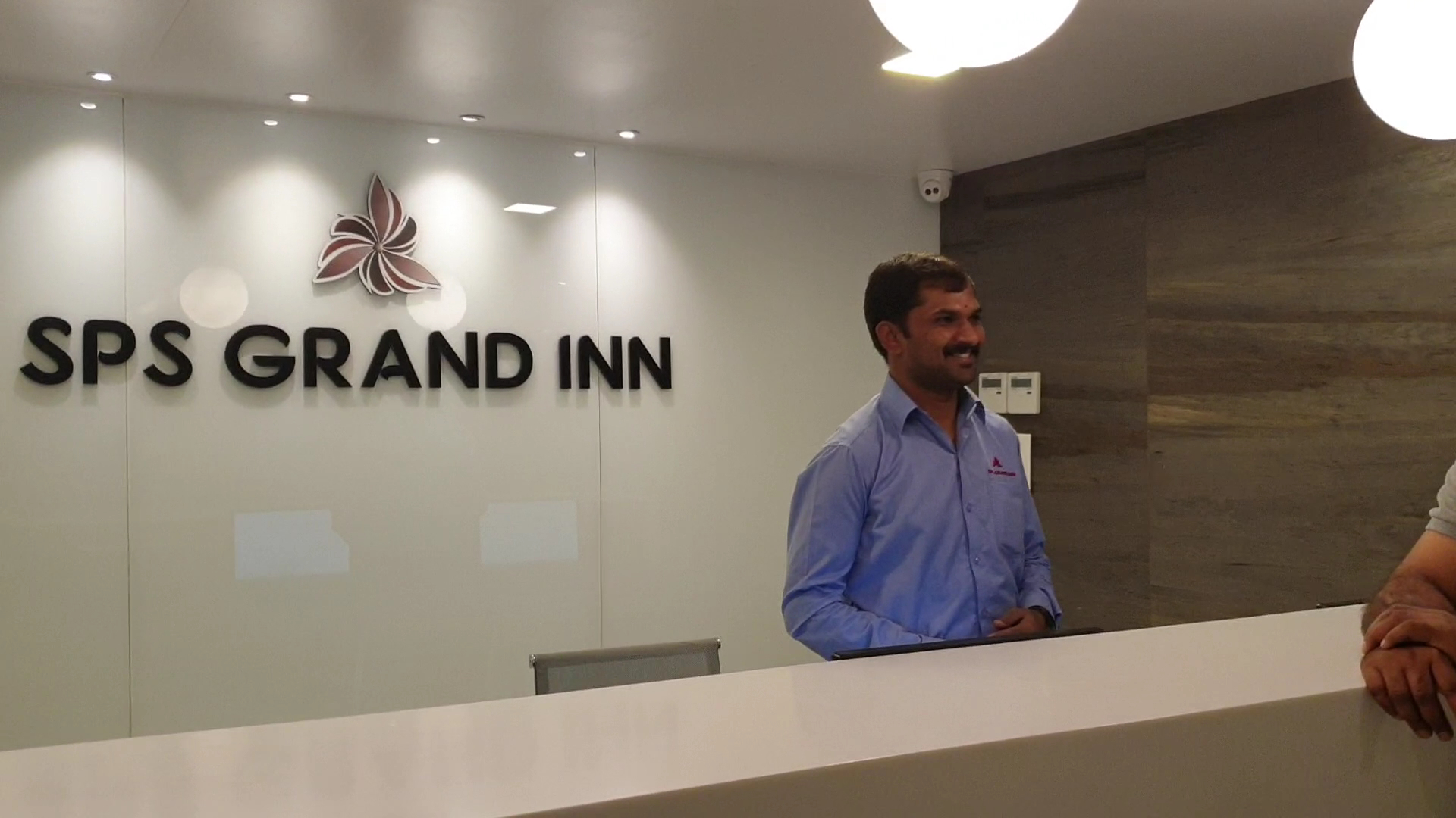 TGI SPS Grand: professional photo of hotel reception
