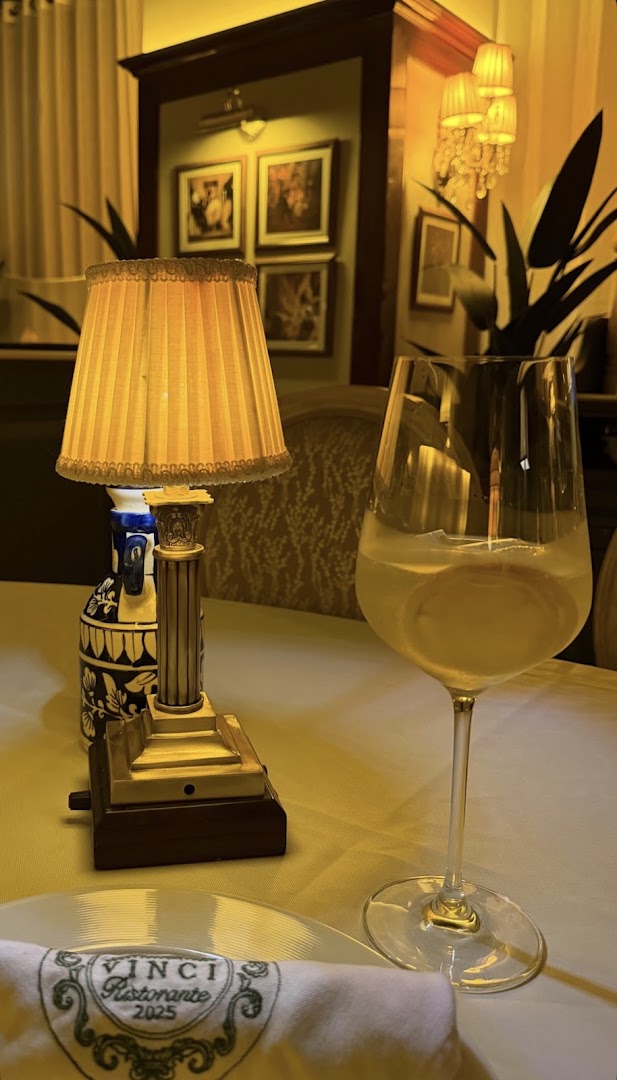 Vinci: atmospheric and professional restaurant shot