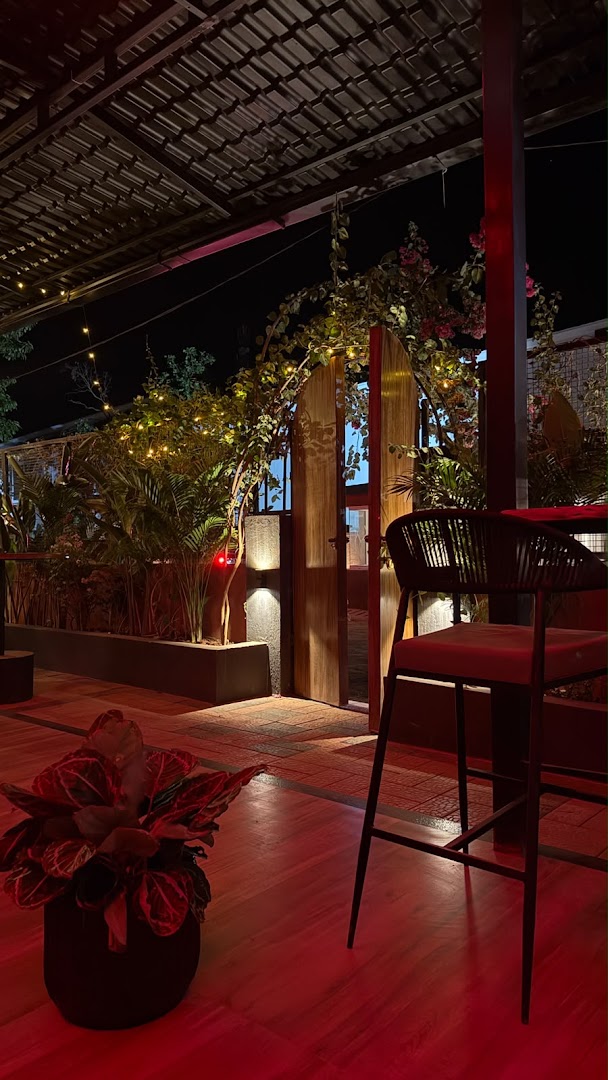 Backroom: atmospheric and high quality photo