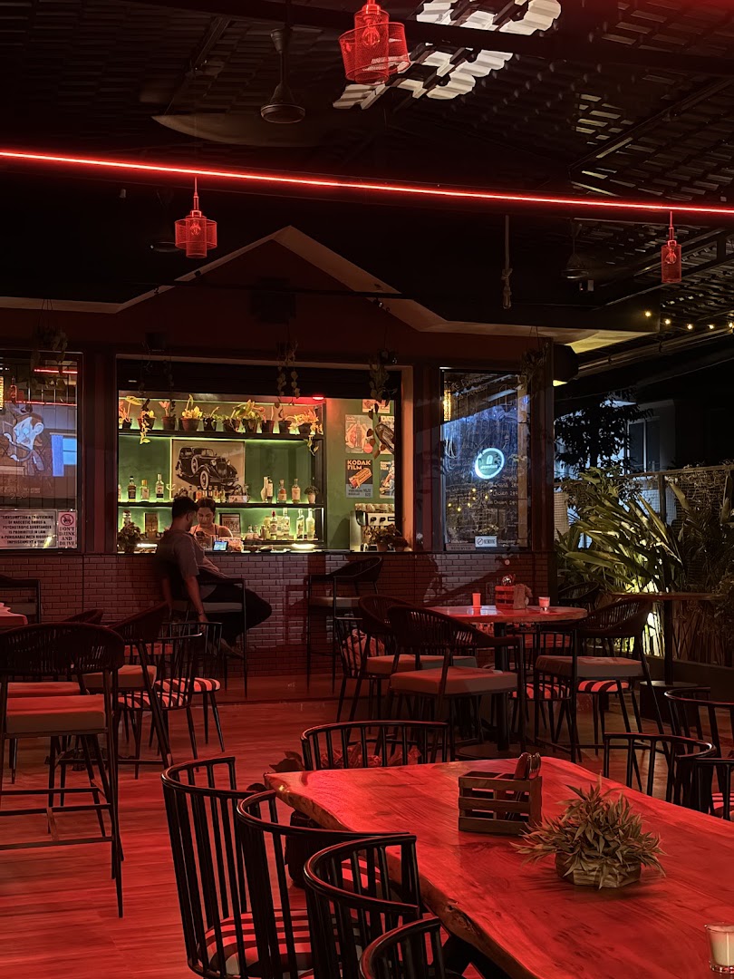 Backroom: inviting atmosphere and clear interior