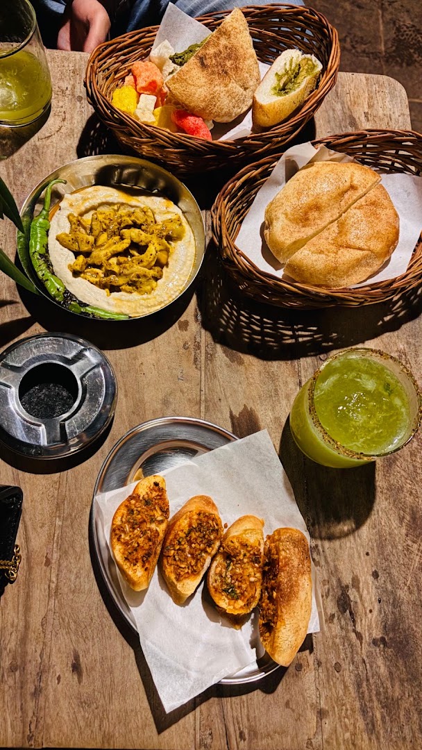 Nook: appetizing food and drink presentation
