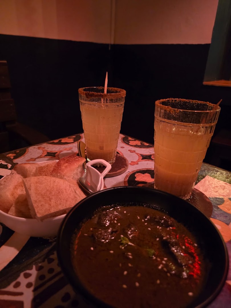 The Feni House and Taberna: appetizing food and drink presentation