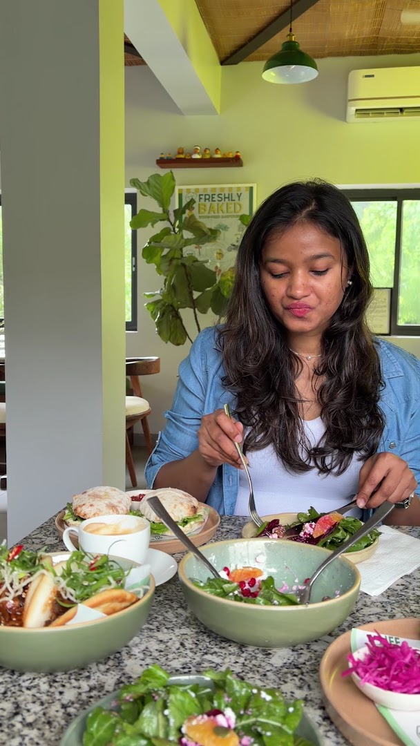 The Nova Sandwich Shop: appealing food and inviting atmosphere