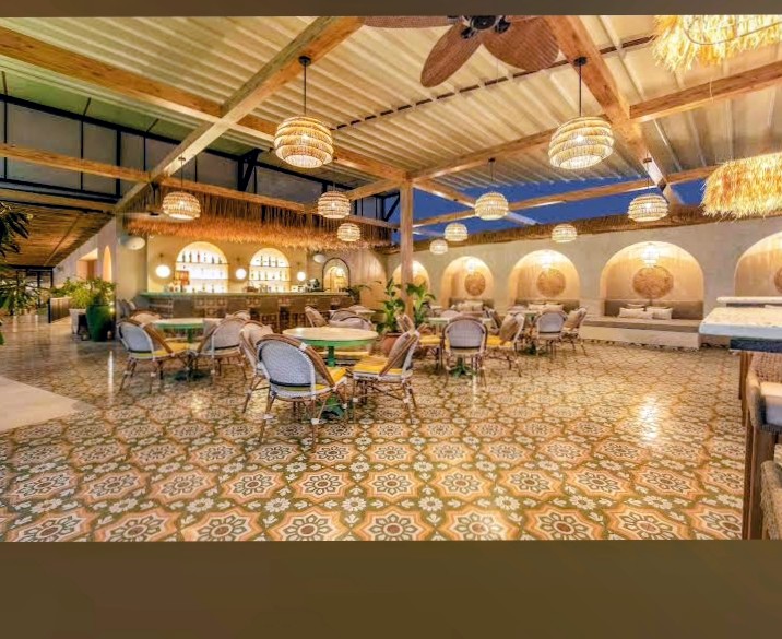 Akina: high quality interior atmosphere shot