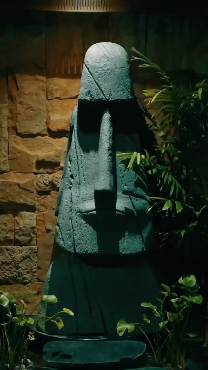 Moai: atmospheric decor photo of venue