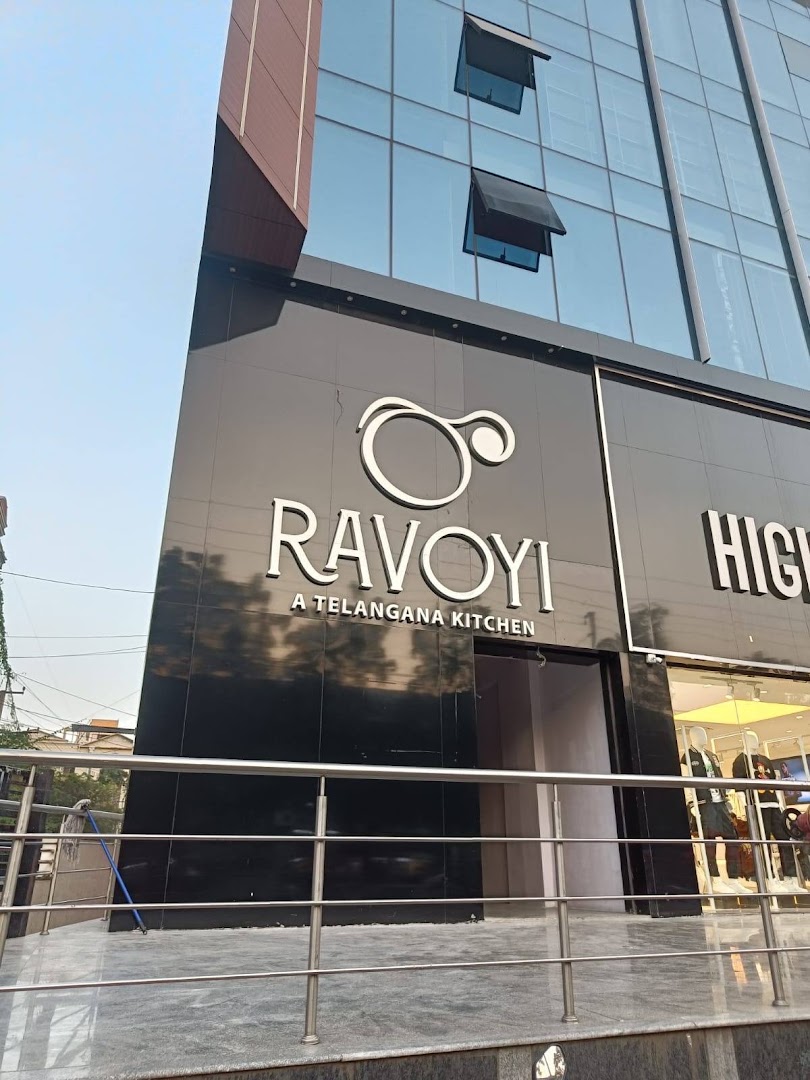 Ravoyi: clear exterior shot of restaurant