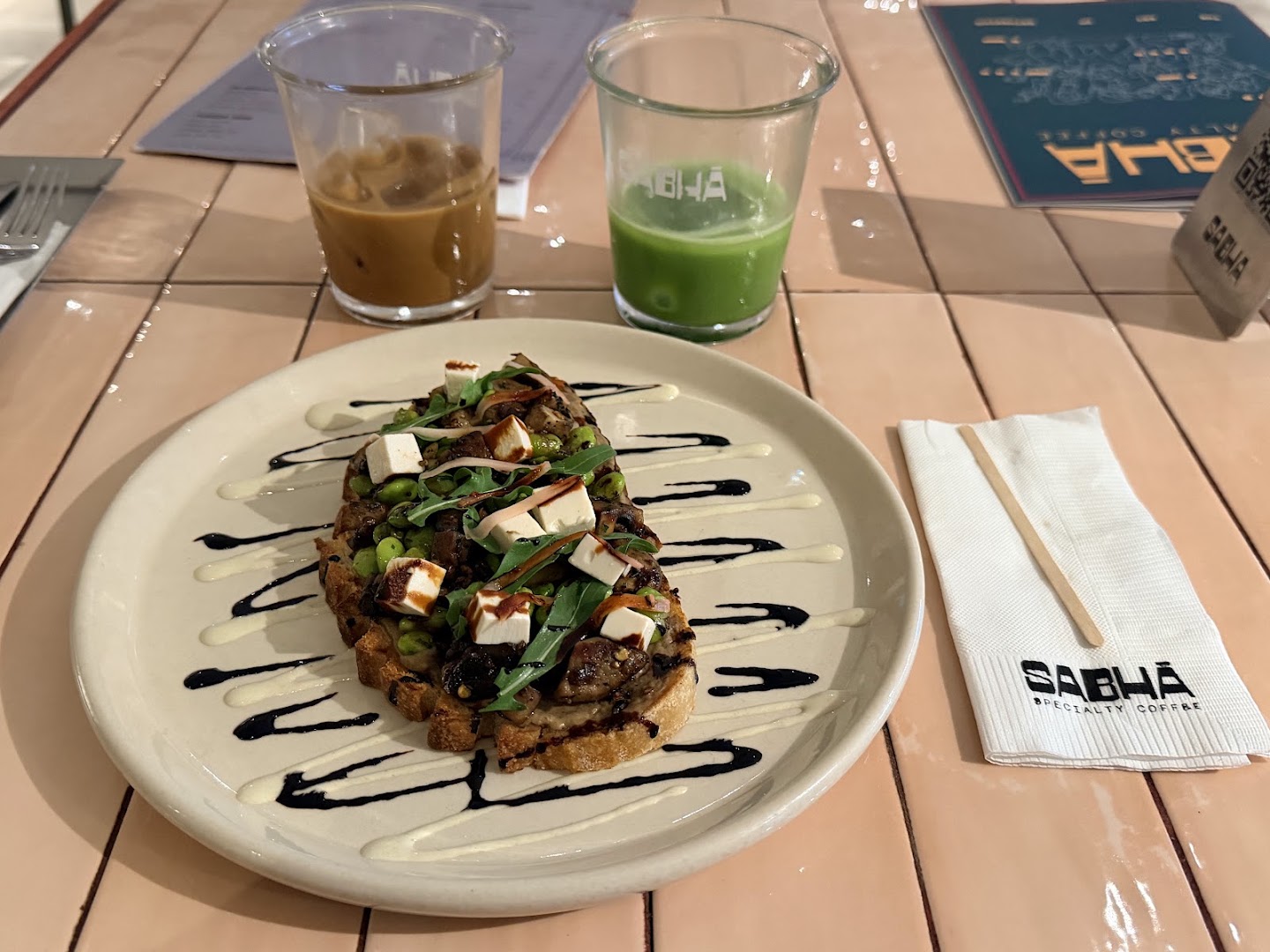 Sabhā Specialty Coffee: appetizing food and drink presentation