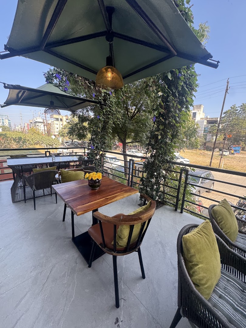 CAVA: attractive outdoor seating area