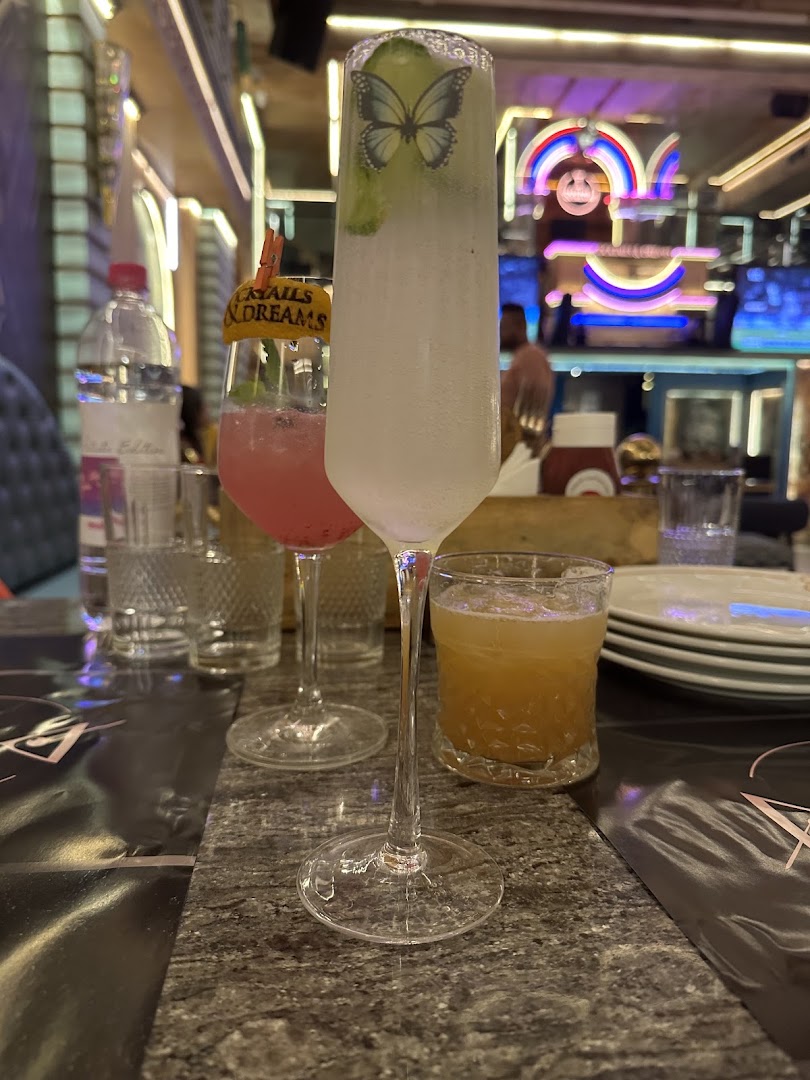 Skyhouse Cocktail Garden: appealing photo of bar drinks