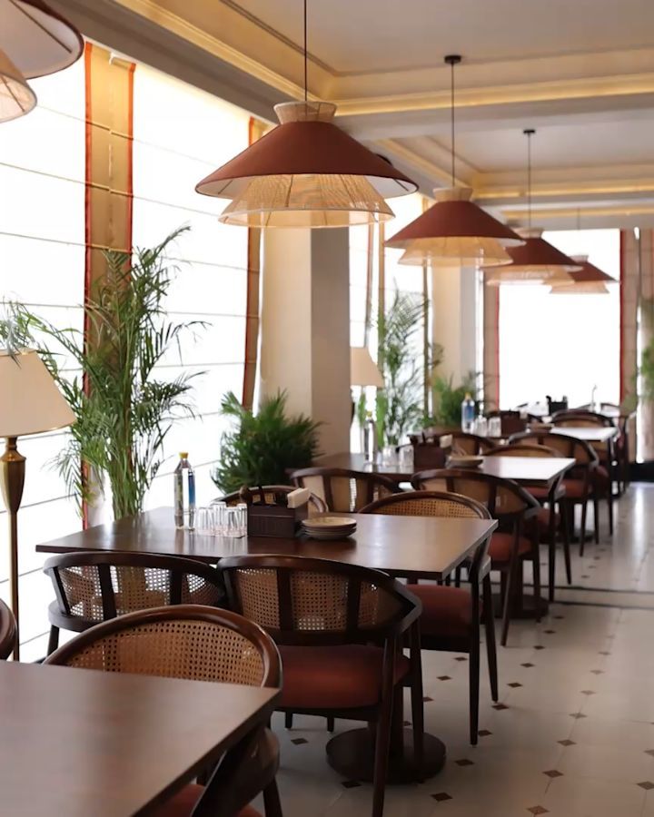 First Class: attractive, professional interior restaurant shot