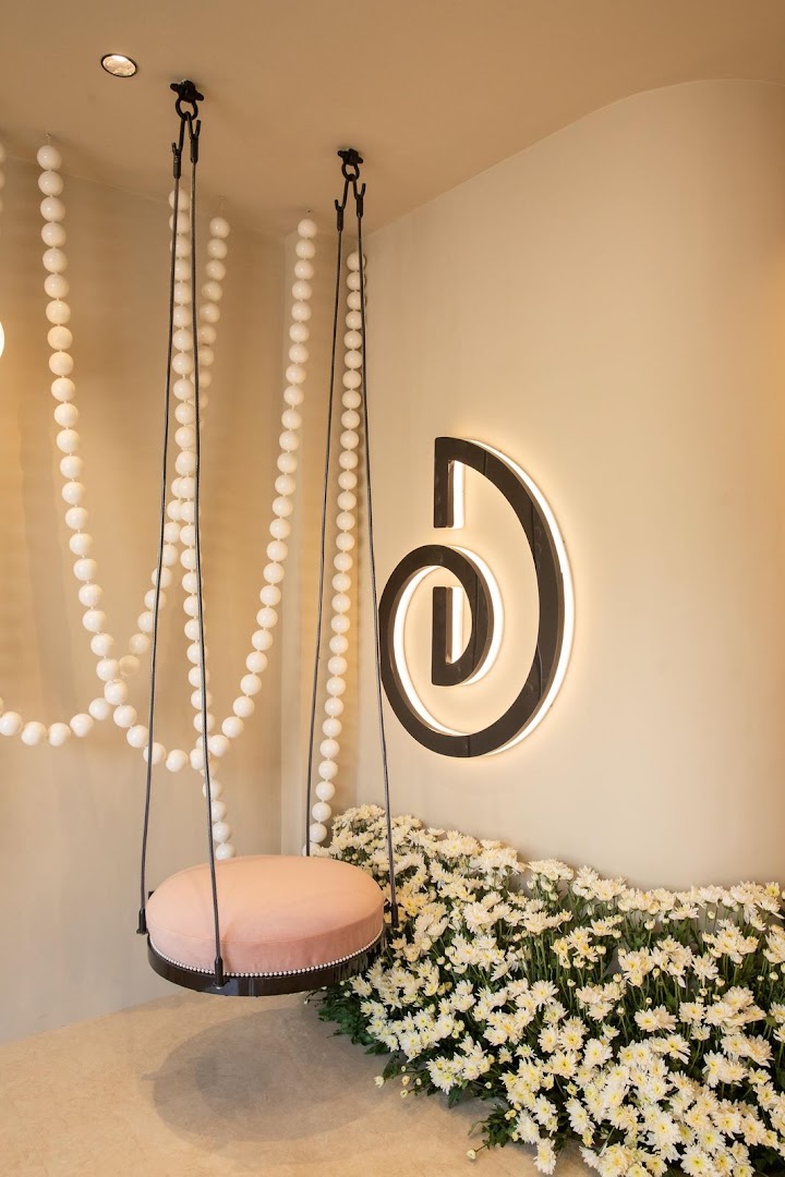 Deezoe: professional, aesthetic shop interior photo
