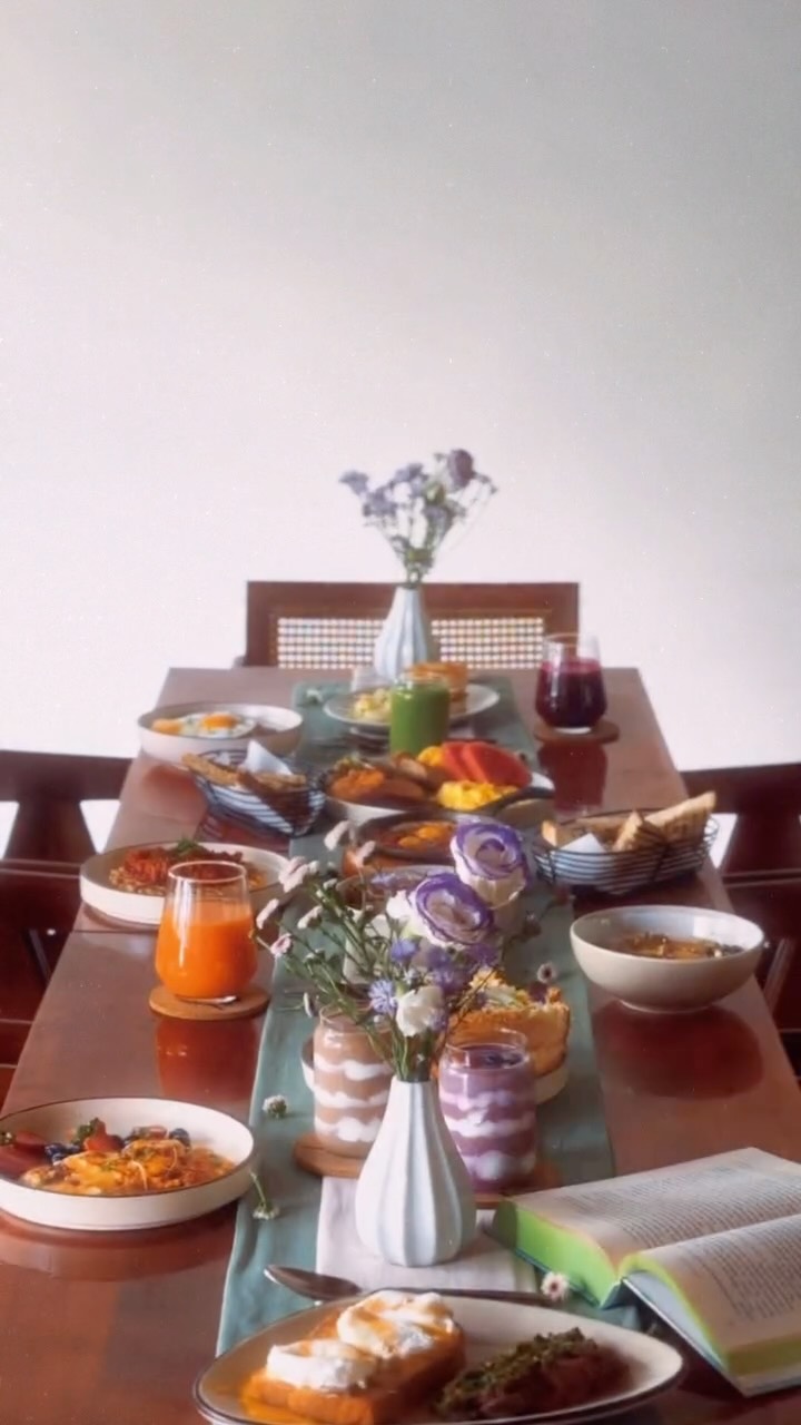 Coz Coffee: appetizing and well-composed breakfast spread
