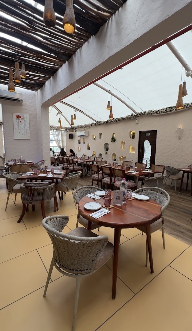 Eden Courtyard: clear, inviting restaurant interior shot