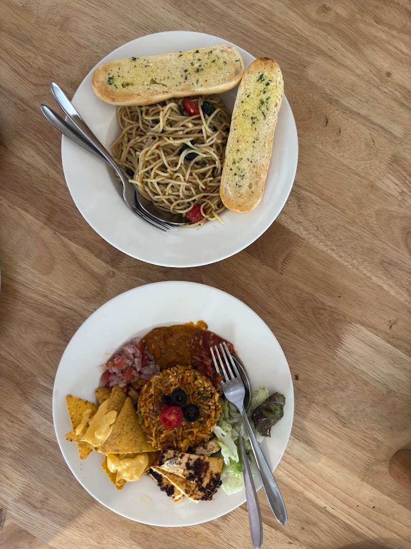 Cafe Hons, MB Club: clear, appetizing food photography