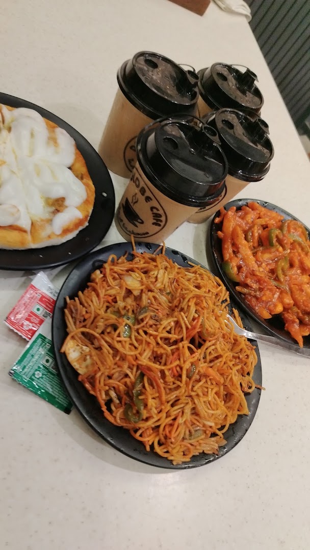 De Globe Cafe: clear photo of served food